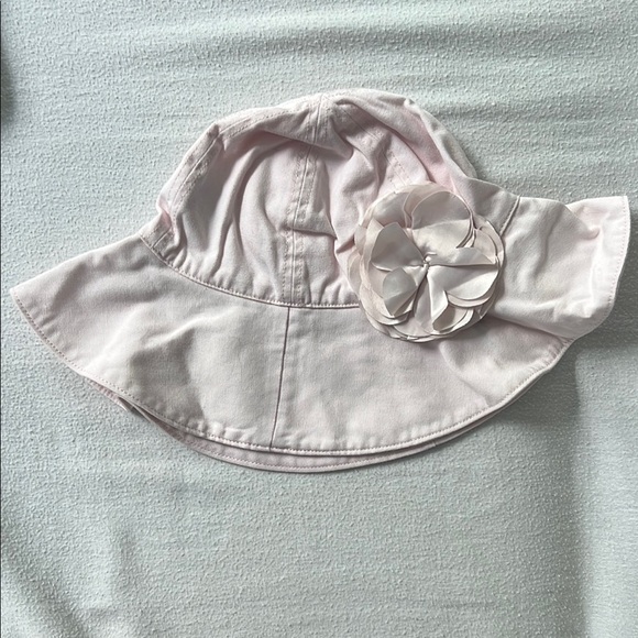 GAP Baby Pink Classic Hat - Picture 1 of 3